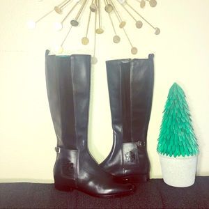 Tory Burch boots 👢